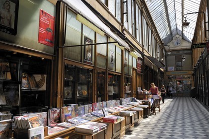 France, Paris (75), Passage Jouffroy, les etals de la Librairie Paul Vulin