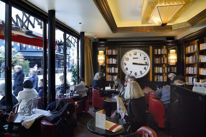 France, Paris (75), Carrefour de l'Odéon, Café les Editeurs