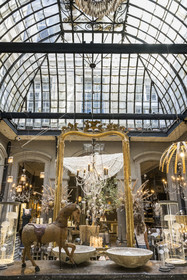 France, Vaucluse (84), Avignon, l'atelier-boutique Vox Populi spécialiste dans la création de luminaires et objets de décoration