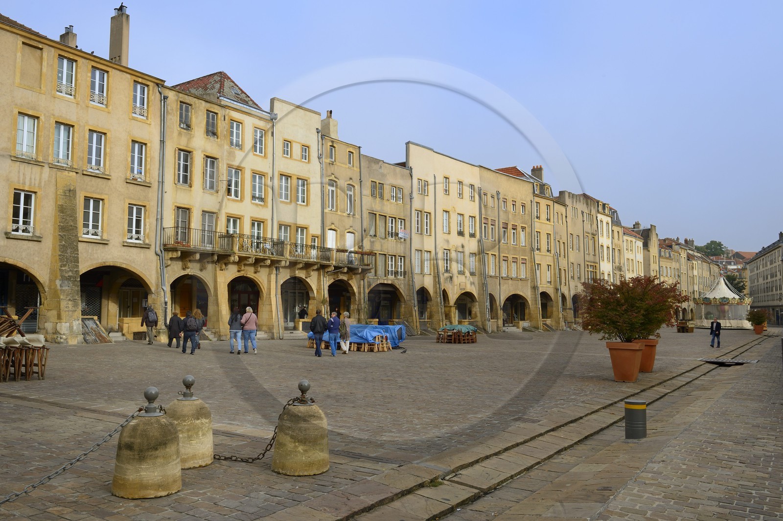 France, Moselle (57), Metz, maisons médiévales à arcades de la place Saint-Louis