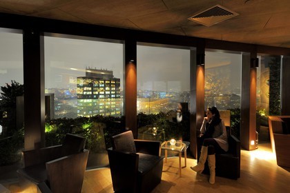 Turkey, Istanbul, Beyoglu District, bar of the restaurant at Marmara Pera Hotel