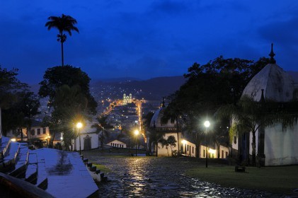 Brésil, état du Minas Gerais, Congonhas do Campo, église Santuario Bom Jesus de Matosinhos, le chemin de croix du Bom Jesus dans cinq chapelles dans lesquelles le sculpteur Aleijadinho a représenté les Scènes de la passion du Christ en grandeur nature (Route de l' or, Estrada Real)