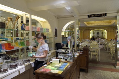 France, Pyrénées-Atlantiques (64), Pays-Basque, Bayonne, salon de thé et chocolatier Chez Cazenave rue du Port Neuf