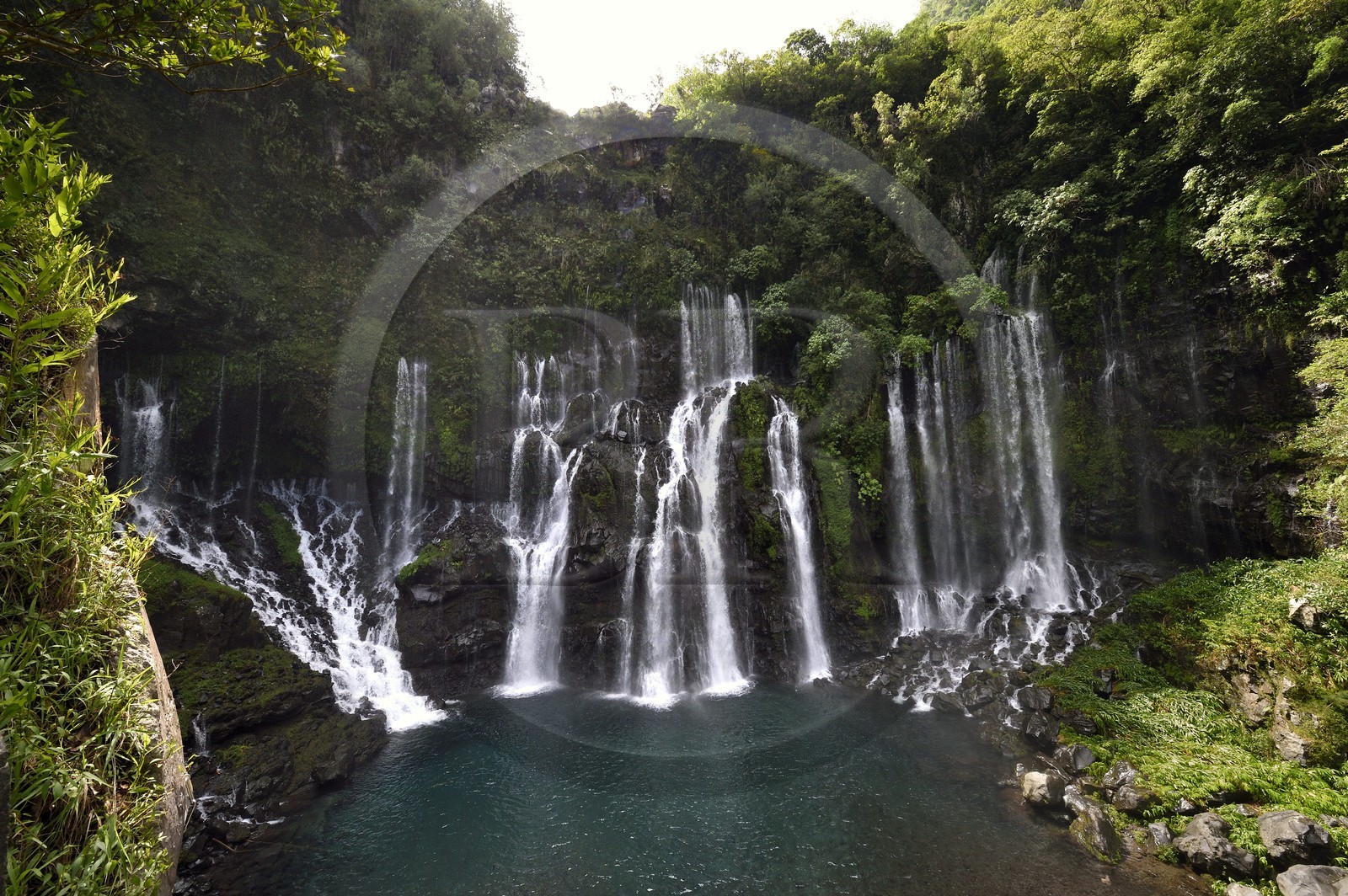 France, Ile de la Reunion, Saint Joseph, rivière Langevin sur les flanc du Volcan Piton de la Fournaise, cascade de Grand Galet ou cascade Langevin