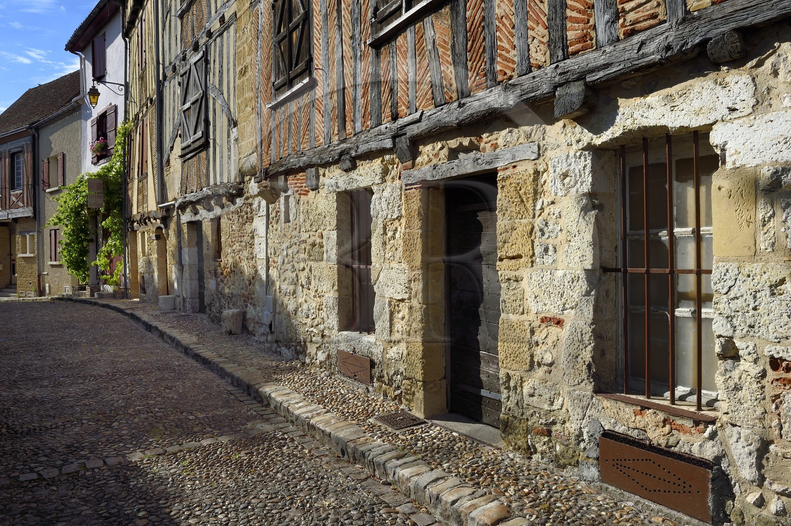 France, Dordogne (24), Bergerac, maisons à colombages des capitaines de gabarres place de la Myrpe dans le quartier des bateliers