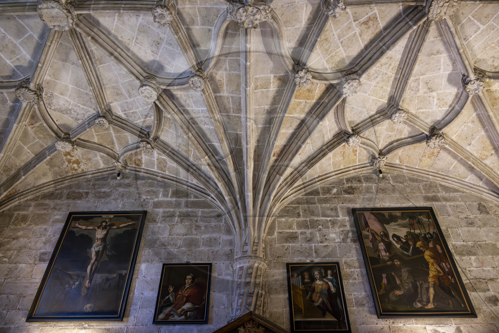 Portugal, Lisbonne, Bélem, Monastere des Hiéronymites (Mosteiro dos Jerónimos), classé Patrimoine Mondial de l'UNESCO, église Santa Maria, la sacristie recouverte de voutes à liernes et tiercerons