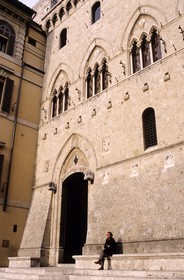 Italie, Toscane, Sienne, siège de la banque Monte dei Paschi, la plus ancienne du monde (1472)