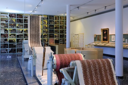 France, Haut Rhin, Mulhouse, musee de l'Impression sur etoffes (Museum of Printed TextIles), the different stages of printing in the 18th century