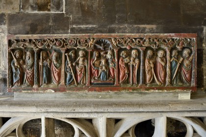 France, Meurthe-et-Moselle (54), Nancy, le Palais Ducal (Palais des Ducs de Lorraine) abrite le Musée historique lorrain, retable figurant le couronnement de la Vierge et les douzes apotres (1530)