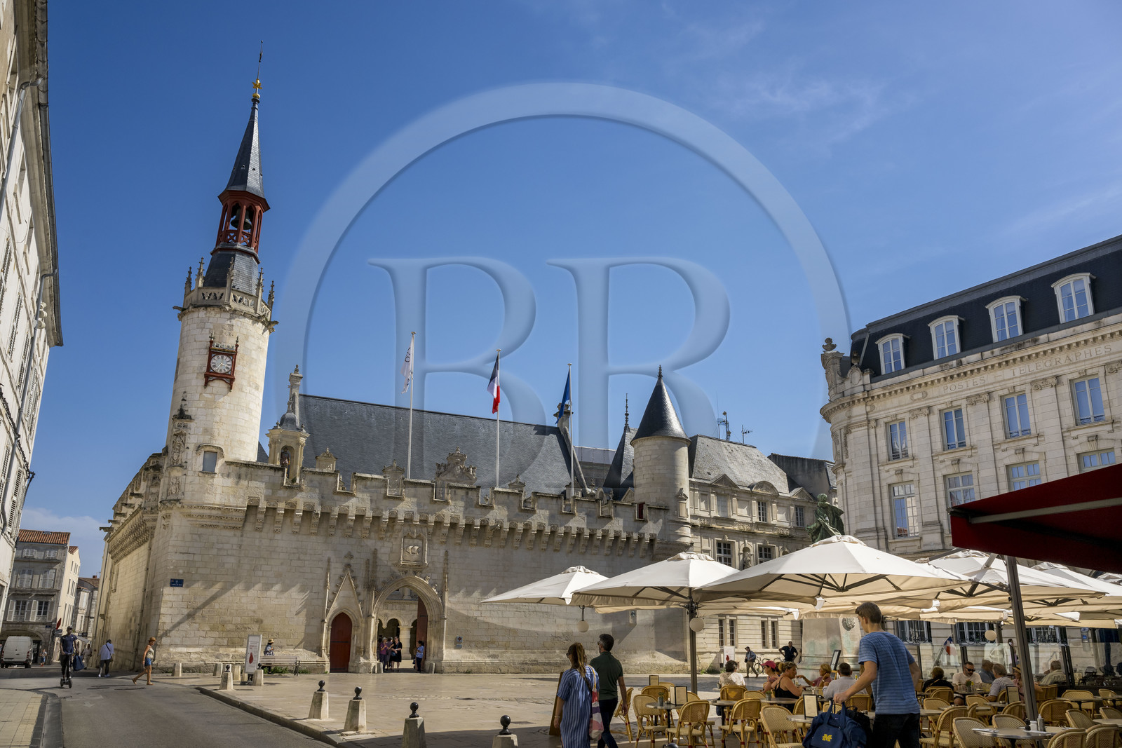 France, Charente-Maritime (17), La Rochelle, ensemble du mur d'enceinte de l'Hotel de Ville datant du XVe siècle