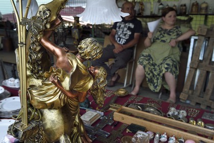 Georgia, Tbilisi, the flea market called the Dry Bridge (Mshrali)