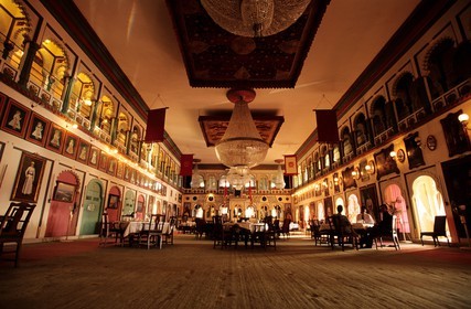 Inde, état du Rajasthan, Udaipur, Le City Palace, Fateh Prakash Palace Hôtel, le grand salon