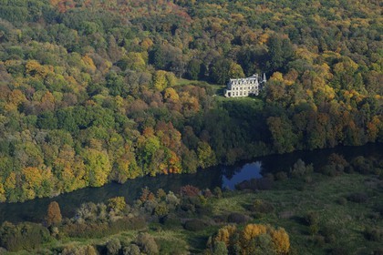 France, Eure, the Château de la Madeleine on the banks of the Seine river downstream of Vernon (aerial view)