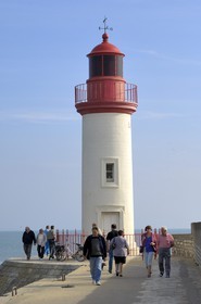 France, Charente-Maritime (17), Ile d'Oléron, port de la Cotinière, le phare
