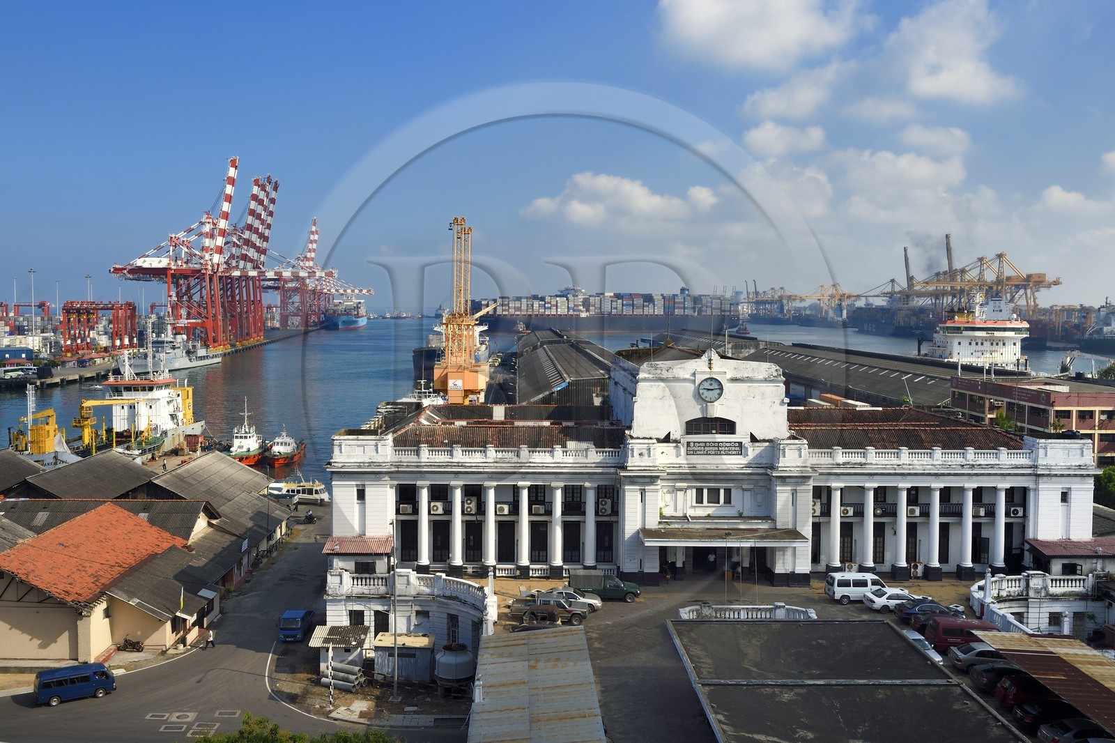 Sri Lanka, province de l'ouest, district de Colombo, Colombo, le port de commerce, batiment de l'administration portuaire