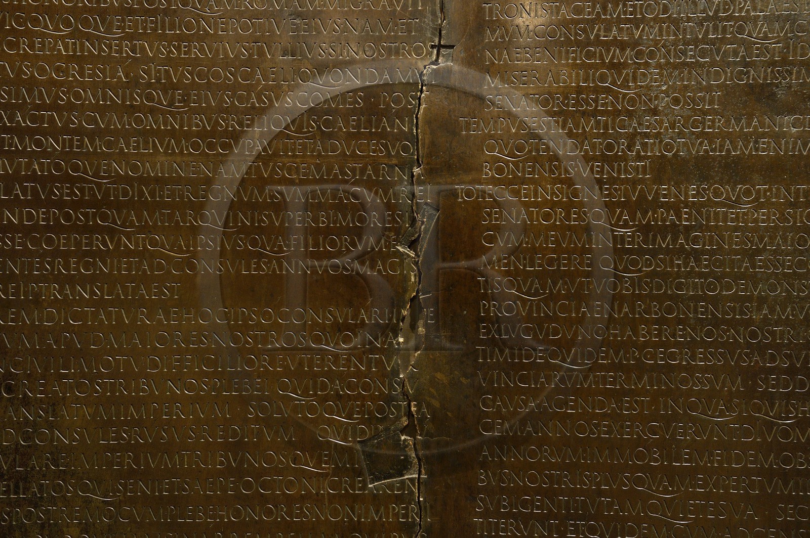 France, Rhône (69), Lyon, site historique classé Patrimoine Mondial de l'UNESCO, colline de Fourvière, musée gallo-romain de Fourvière, la Table claudienne est une plaque de bronze portant l'inscription d'un discours prononcé par l'empereur Claude en 48 devant le Sénat romain