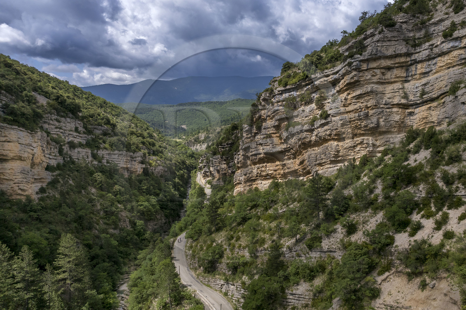 France, Drôme (26), parc naturel régional des Baronnies provençales, les gorges d'Aulan qui longent le Toulourenc (vue aérienne)