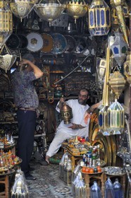 Morocco, Middle Atlas, Fez, Imperial City, Fez El Bali, medina listed as World Heritage by UNESCO, bargaining in the souk