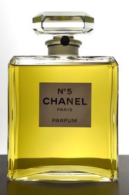 France, Alpes-Maritimes (06), Grasse, Musée International de la Parfumerie, flacon de parfum Chanel n°5