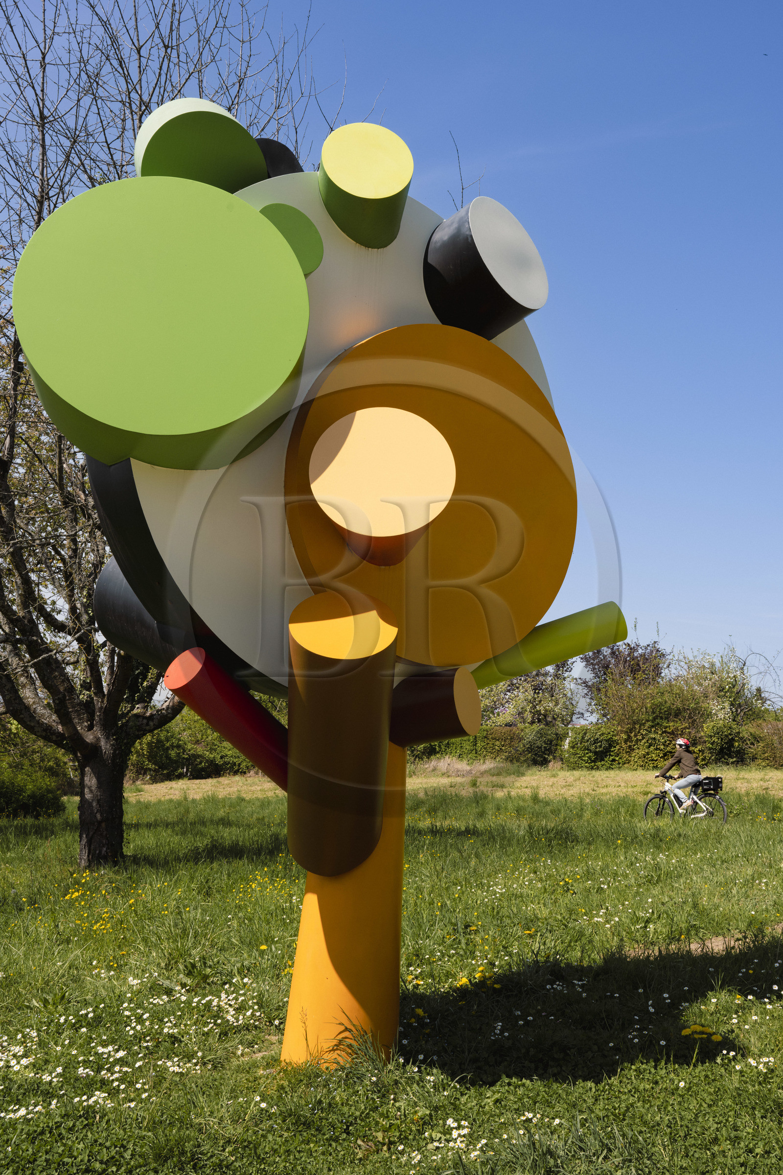 Germany, Bade-Wurtemberg, Weil am Rhein near Basel, the approximately five kilometer long Rehberger-Weg by artist Tobias Rehberger connects two countries, two municipalities and two museums between the Fondation Beyeler and the Vitra Campus, Tree