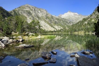 France, Hautes Pyrenees, Saint Lary Soulan, Neouvielle National Nature Reserve, Neouvielle lakes hike, Les Laquettes small lakes