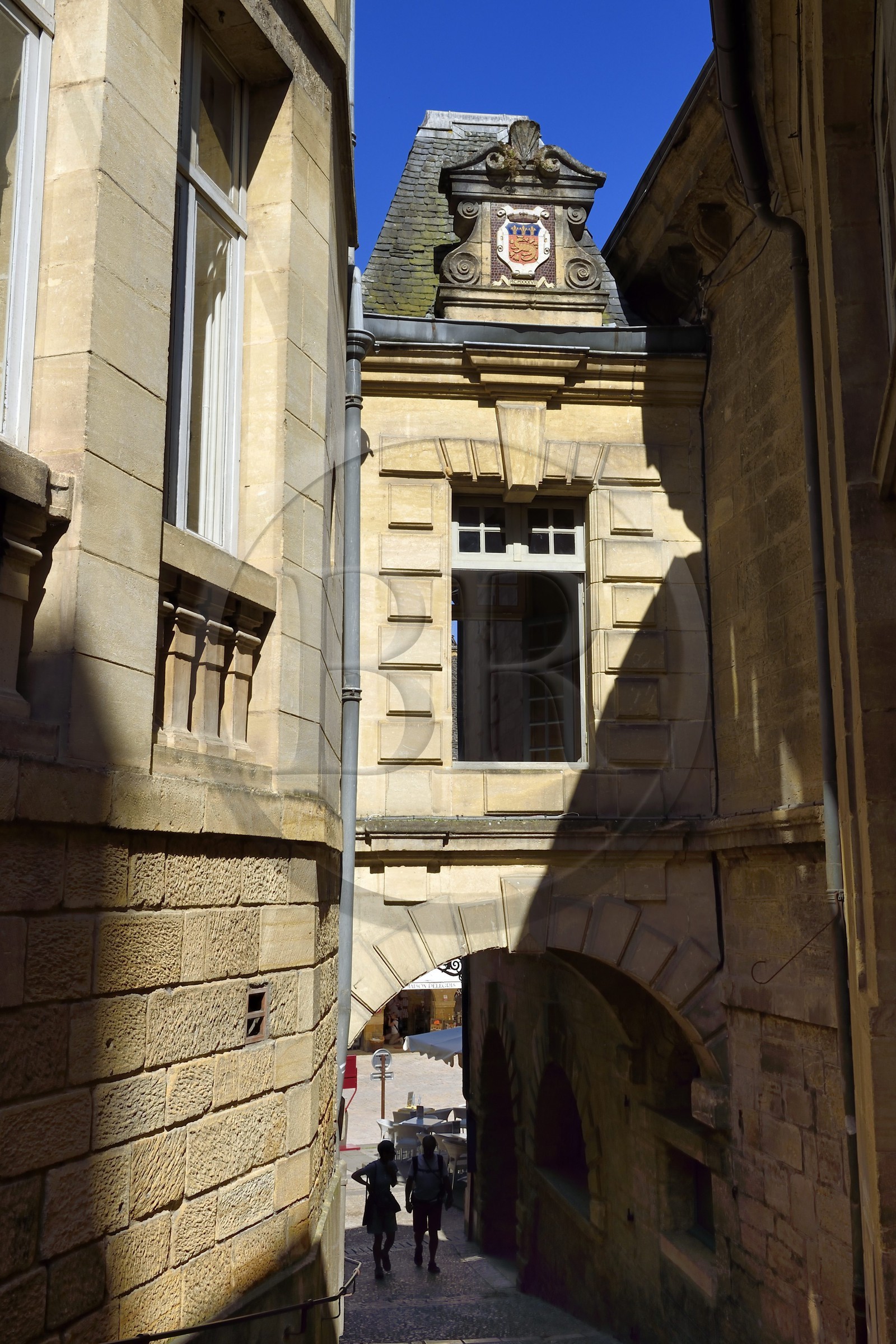 France, Dordogne, Perigord Noir, Dordogne valley, Sarlat la Caneda, old town, Place de la Liberte, town hall arcade