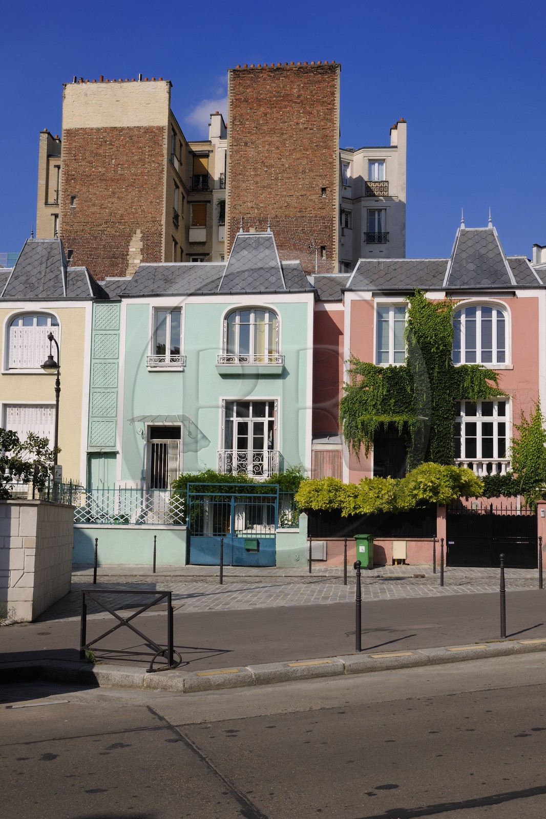France, Paris (75), quartier de la Butte-aux-Cailles, maisonnettes à l'anglaise de 1921 rue Delafoy (Dieulafoy)