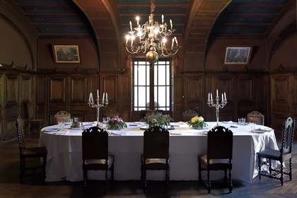 France, Dordogne (24), Ribagnac, chateau de Bridoire, la salle à manger