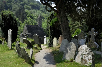 Irlande, comté de Wicklow, région des Monts Wicklow, site monastique de Glendalough,  église Saint Kevin