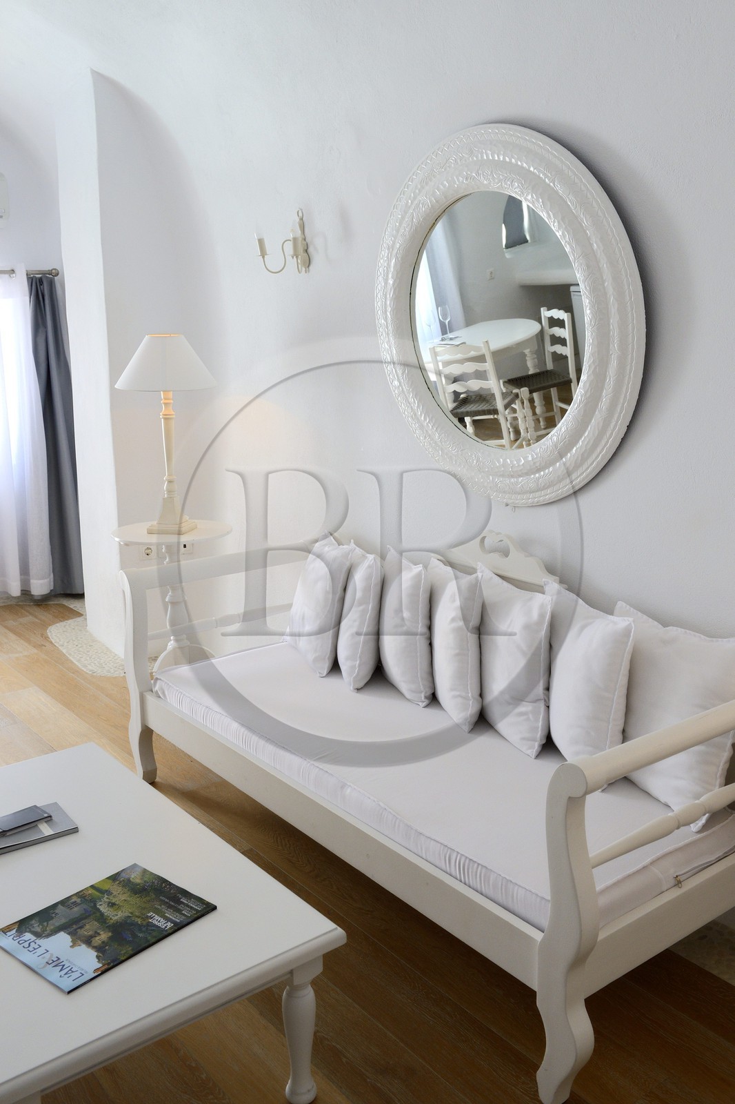 Greece, Cyclades, Aegean Sea, Santorini (Thira or Thera), village of Oia, Relais & Châteaux hotel Kirini Suites & Spa, a suite