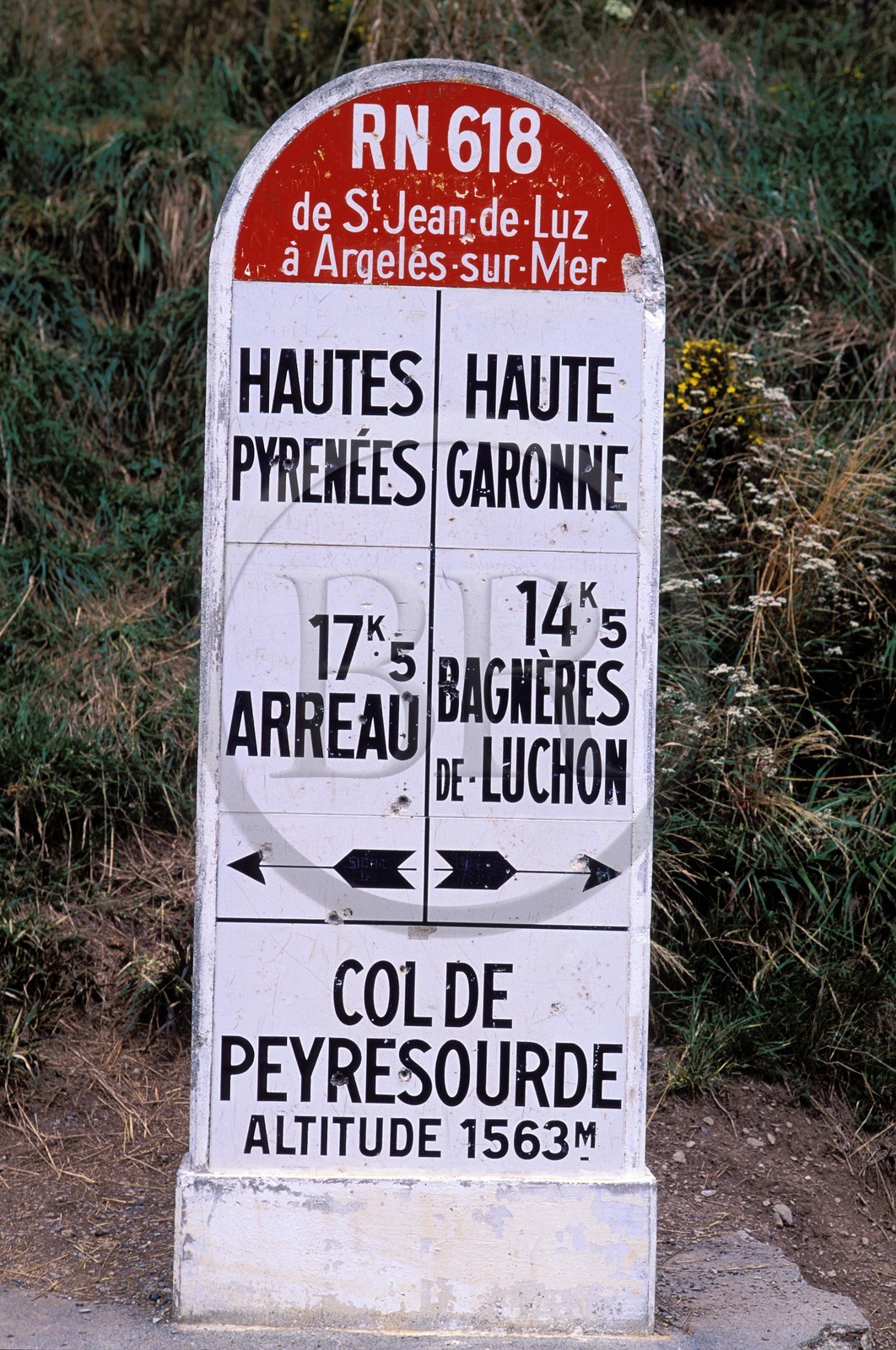 France, Hautes-Pyrénées (65), borne au col de Peyresourde (passage du tour de France)