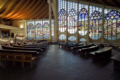 France, Seine-Maritime (76), Rouen, l'église Sainte-Jeanne-d'Arc, lieu de conservation des vitraux de l’ancienne église Saint-Vincent détruite en 1944