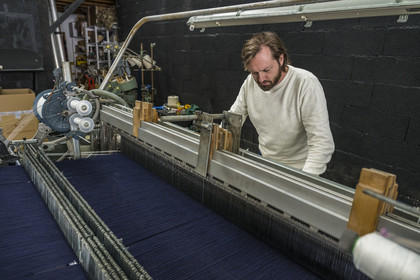 France, Gard (30), Nimes, Guillaume Sagot, fondateur de l’Atelier de Nîmes qui a relancé la fabrication de toiles de jean traditionnelles