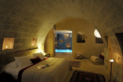 Turquie, Anatolie Centrale, province de Nevsehir, Cappadoce classée Patrimoine Mondial de l'UNESCO, village d' Uçhisar, hôtel troglodytique Argos in Cappadocia