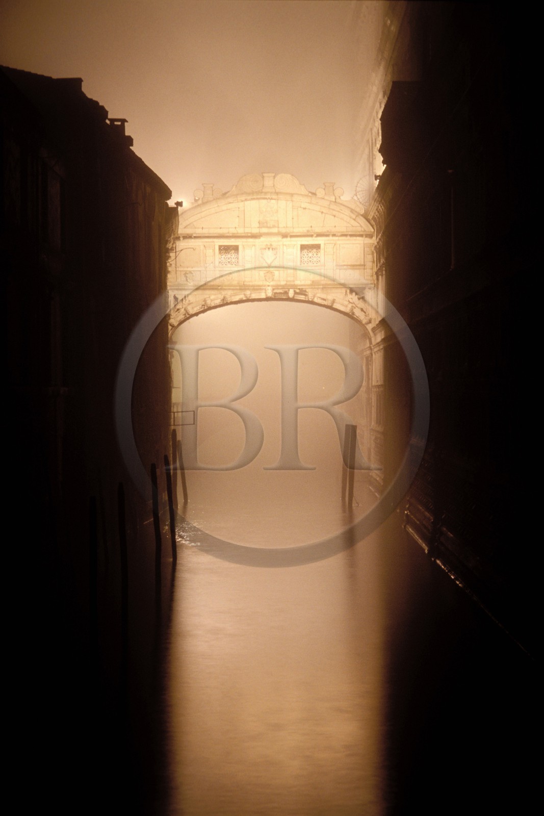 Italy, Veneto, Venice, the Bridge of Sighs (Ponte dei Sospiri)