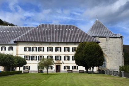 Spain, Basque Country, Navarra, Roncesvalles, stop on the Camino de Santiago (the Way of St. James), Royal Collegiate Church of Roncesvalles