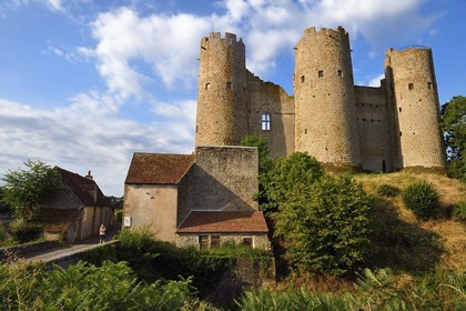 France, Allier (03), ancienne province du Bourbonnais, chateau de Bourbon-l'Archambault du XIIIe siècle