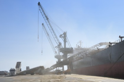 France, Charente-Maritime (17), La Rochelle, le Port Atlantique La Rochelle, chargement de céréales au port de commerce