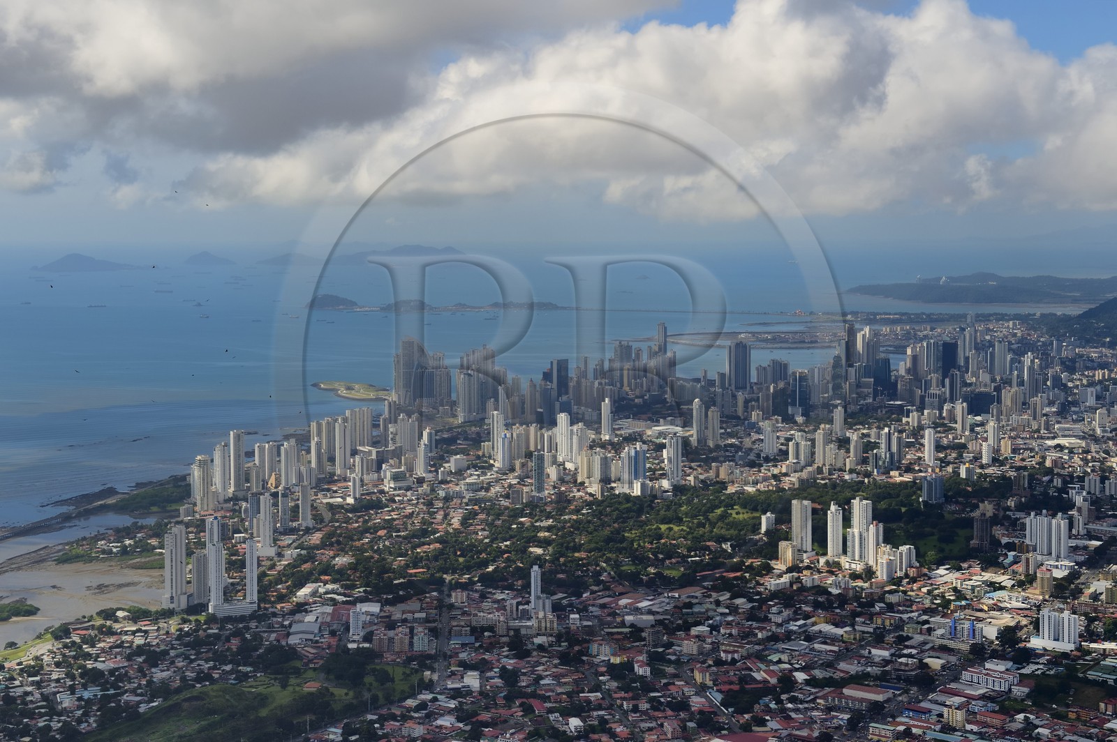 Panama, les gratte-ciels de Panama City (vue aérienne)