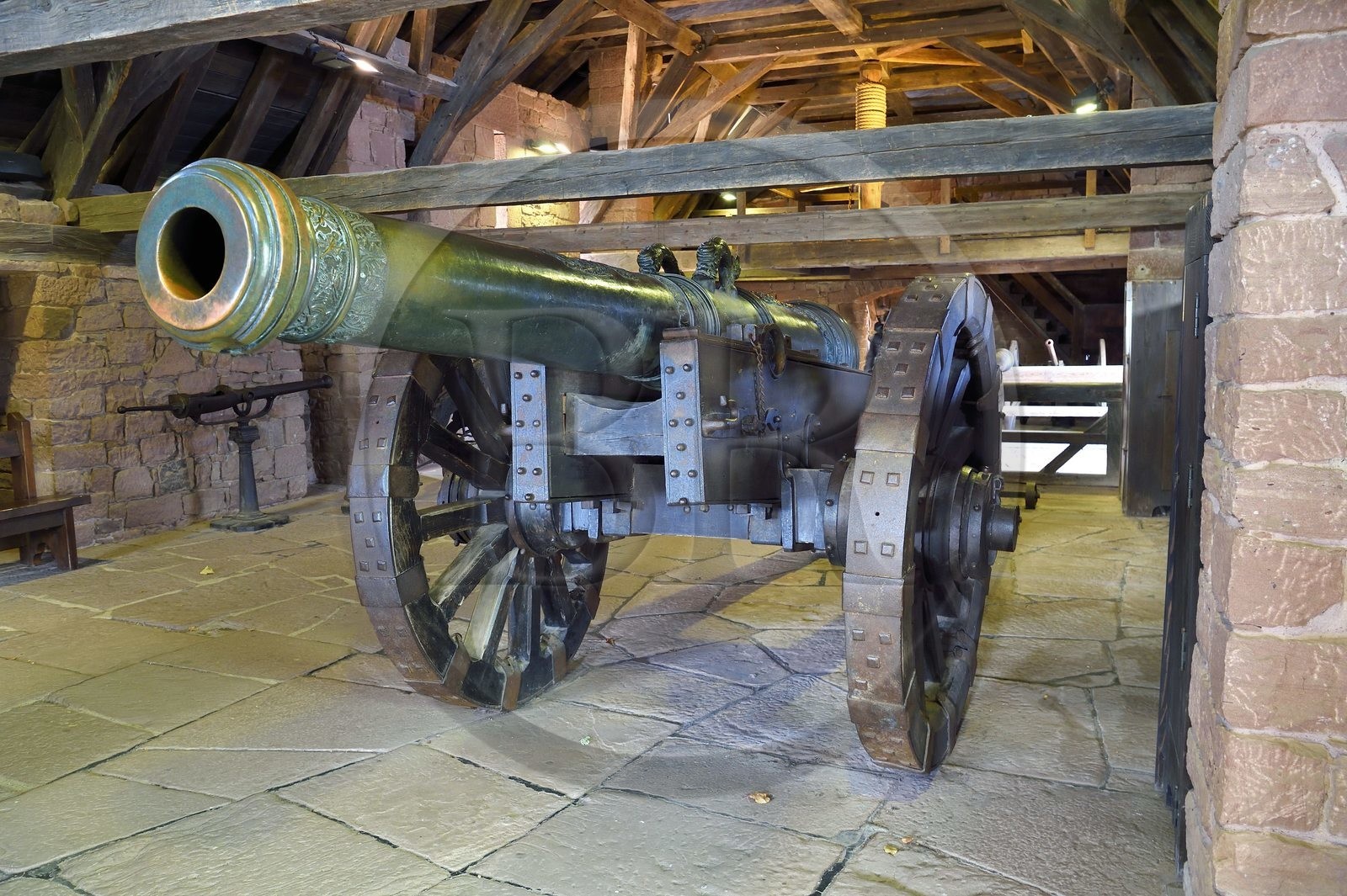 France, Bas Rhin, Orschwiller, Alsace Wine Road, Haut Koenigsbourg Castle, copy of a 17th century cannon