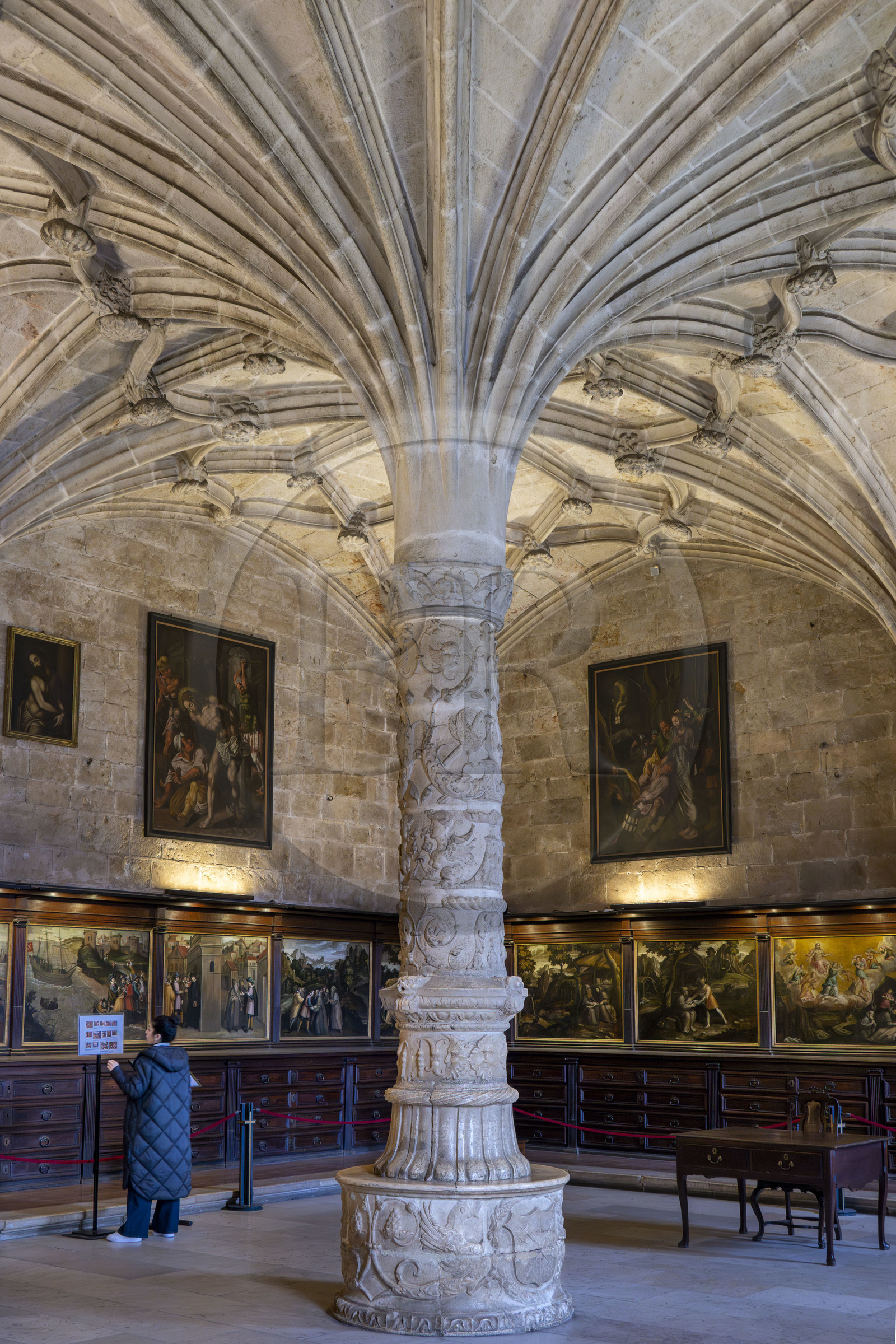 Portugal, Lisbonne, Bélem, Monastere des Hiéronymites (Mosteiro dos Jerónimos), classé Patrimoine Mondial de l'UNESCO, église Santa Maria, la sacristie recouverte de voutes à liernes et tiercerons
