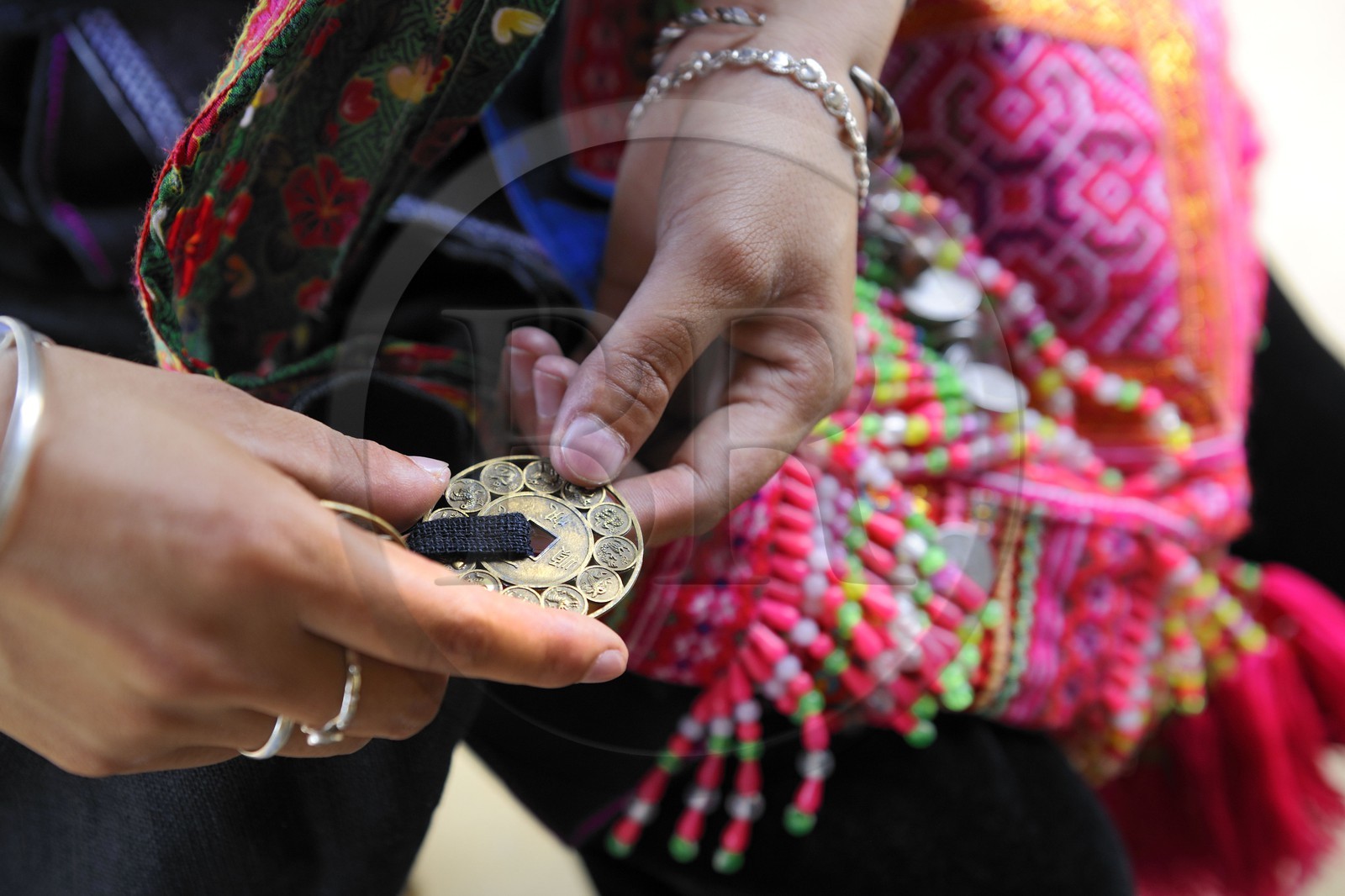 Vietnam, Lao Cai province, Sapa district, the Black Hmong minority group, chinese change in the clothes detail