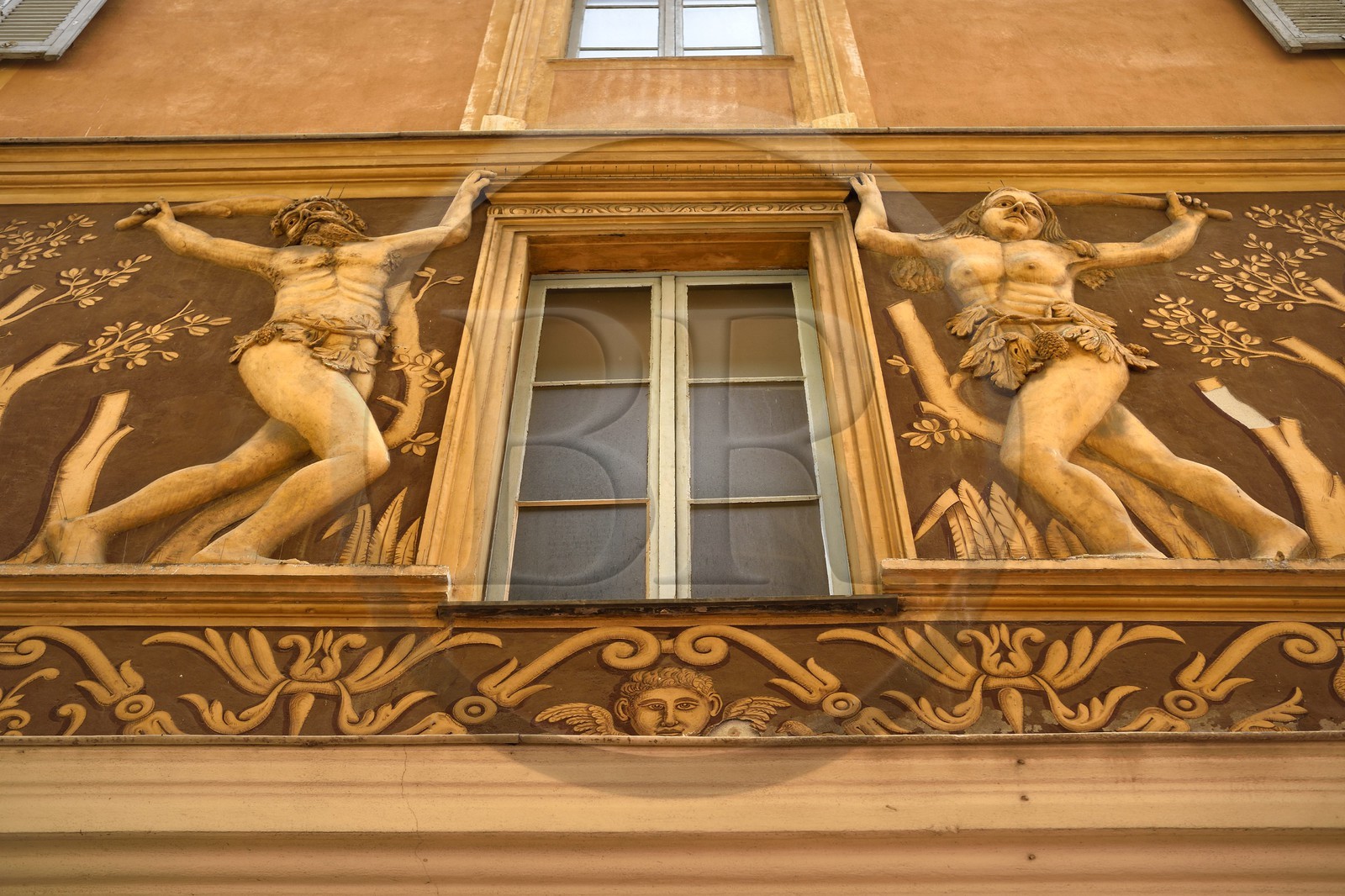 France, Alpes-Maritimes (06), Nice, vieille ville, rue de la Poissonnerie, fresque en haut-relief (1584) représentant Adam et Eve dans le jardin d'Eden et son décor en sgraffito