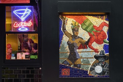 Royaume-Uni, Londres, quartier Soho, mosaïque du restaurant et cocktail Bar El Camion sur Brewer street