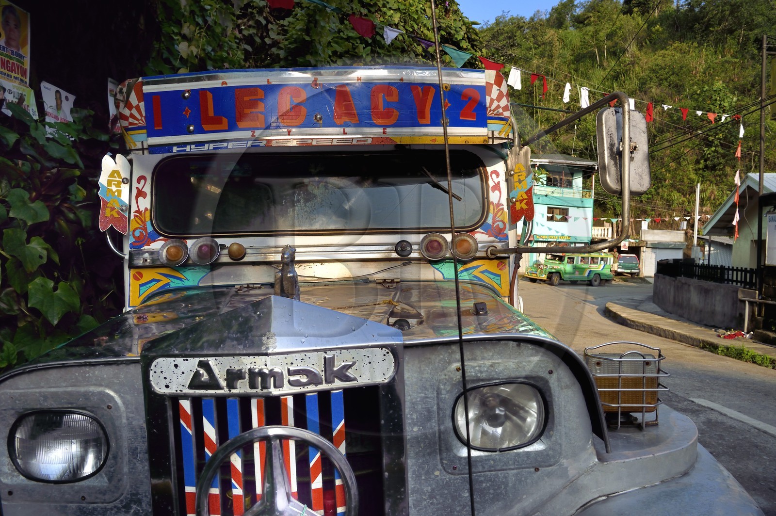 Philippines, province d'Ifugao, ville de Banaue, jeepney (jeep allongée pour le transport de passagers)