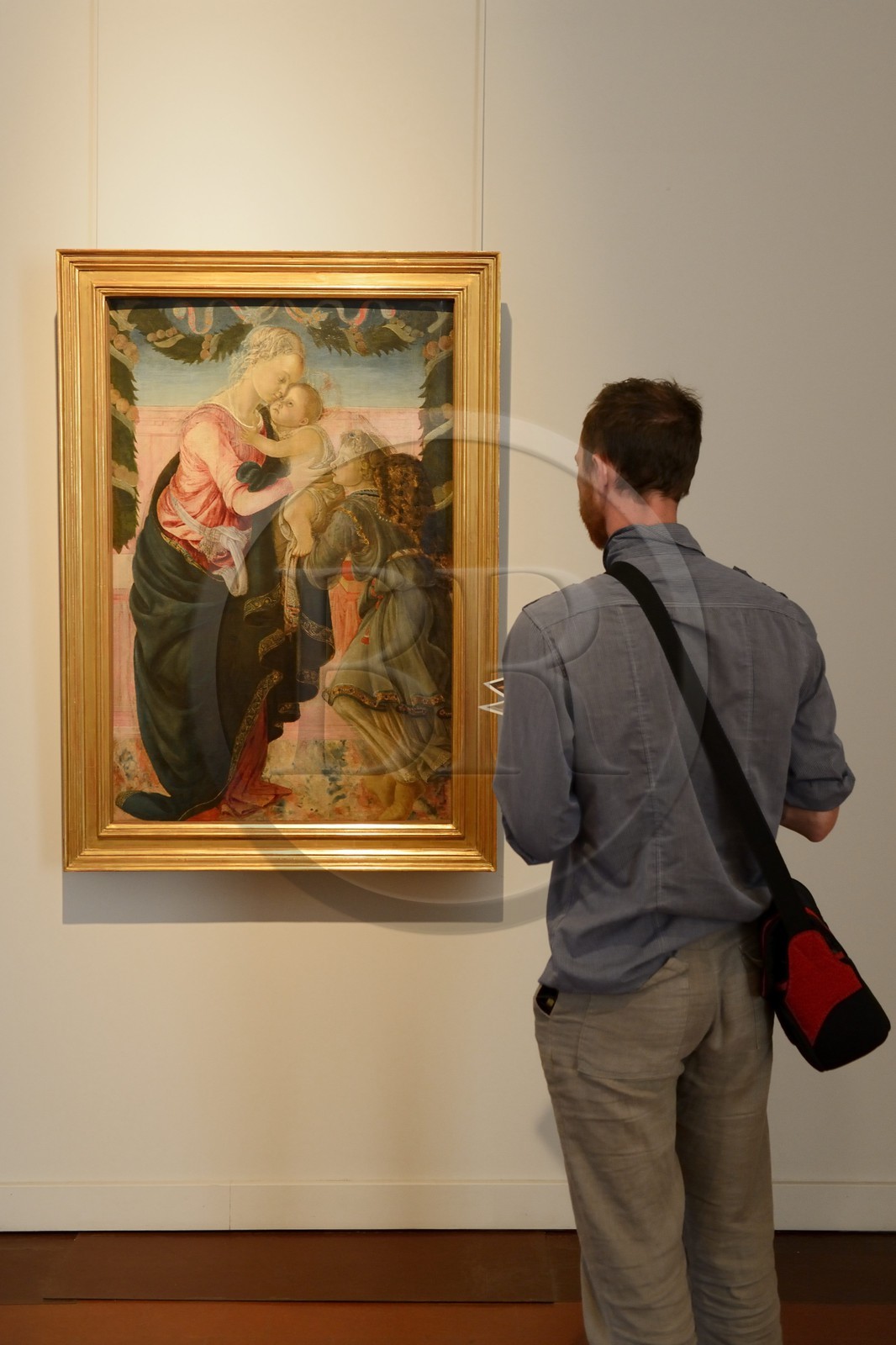 France, Corse-du-Sud (2A), Ajaccio, musée Fesch (musée des beaux-arts), Vierge à l'Enfant soutenu par un ange sous une guirlande de Sandro Botticelli