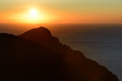 France, Corse-du-Sud (2A), Golfe de Porto, classé Patrimoine Mondial de l'UNESCO, le Capo Rosso et la Tour Génoise de Turghiu (Turghio) en arrière plan