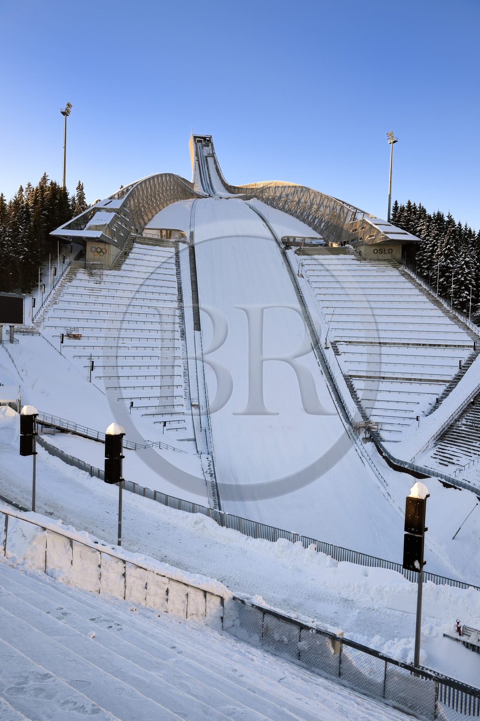 Norvège, Oslo, quartier de Holmenkollen, le tremplin de saut à ski Holmenkollbakken qui abrite le musée du ski