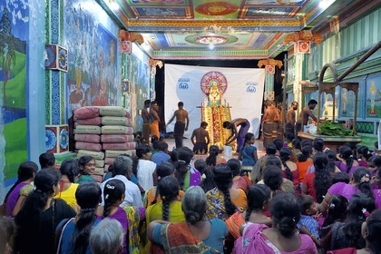 Sri Lanka, province de l'Est, Trincomalee, temple hindou dans Main Street