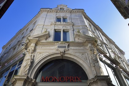 France, Pyrénées-Atlantiques (64), Pays-Basque, Bayonne, ancien Grand Magasin de fin XIXème siècle devenu Monoprix